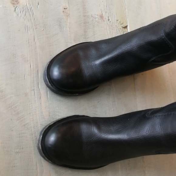 Authentic Gucci Boots - Picture 4 of 13